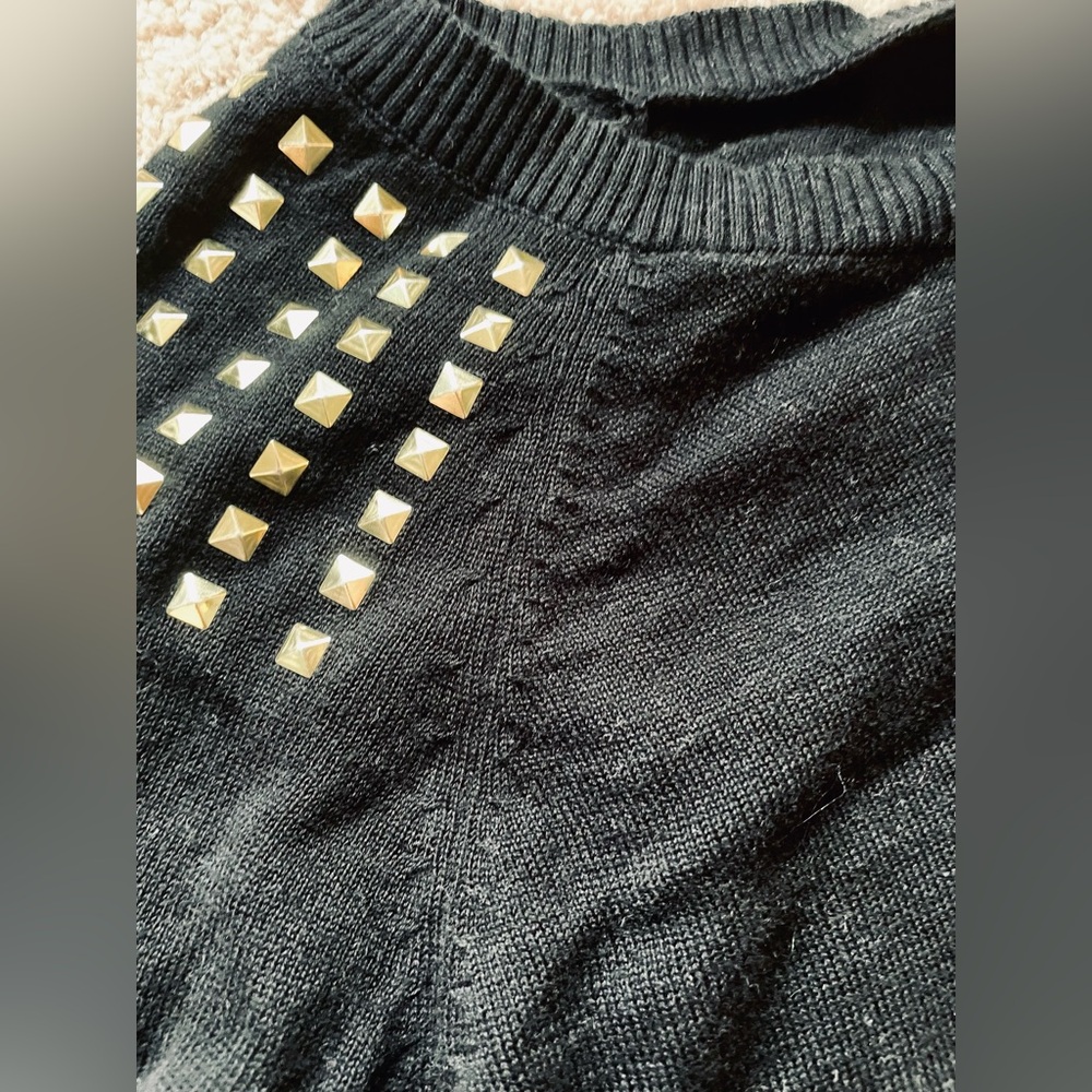 Express Sweater Bundle - Picture 3 of 6
